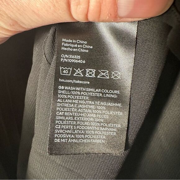 H&M Elegant Black Sheer Pleated Chiffon Long Sleeve Blouse Size Small Office - Picture 9 of 16